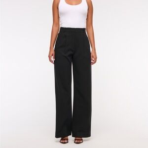 Abercrombie & Fitch Sloane Tailored Wide Leg Pant in Black